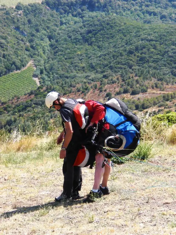 Yoann au décollage au Pic de Vissou pour un baptême en parapente