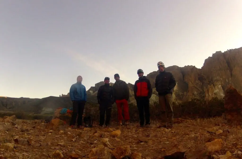 Equipe de choc au départ de la Piedra Parada a 7H du matin, argentine