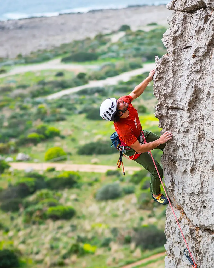 Petzl marque française équipement d'escalade