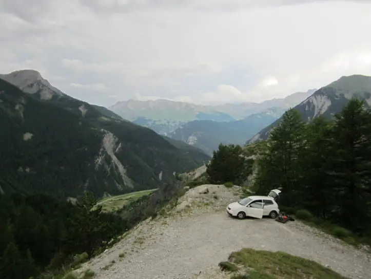 Camping sauvage et lever du soleil