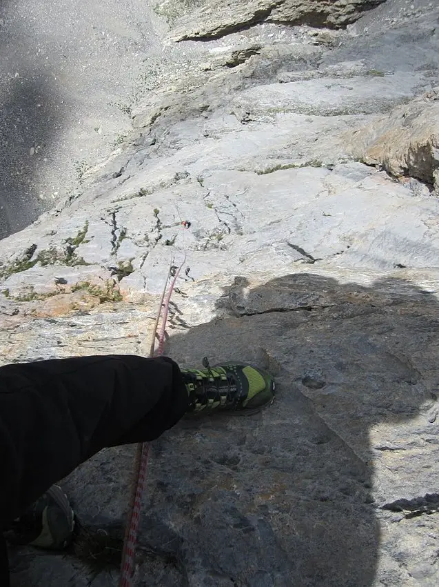 Après un bon moment de détente, on commence la descente en rappel avec plein de gaz!