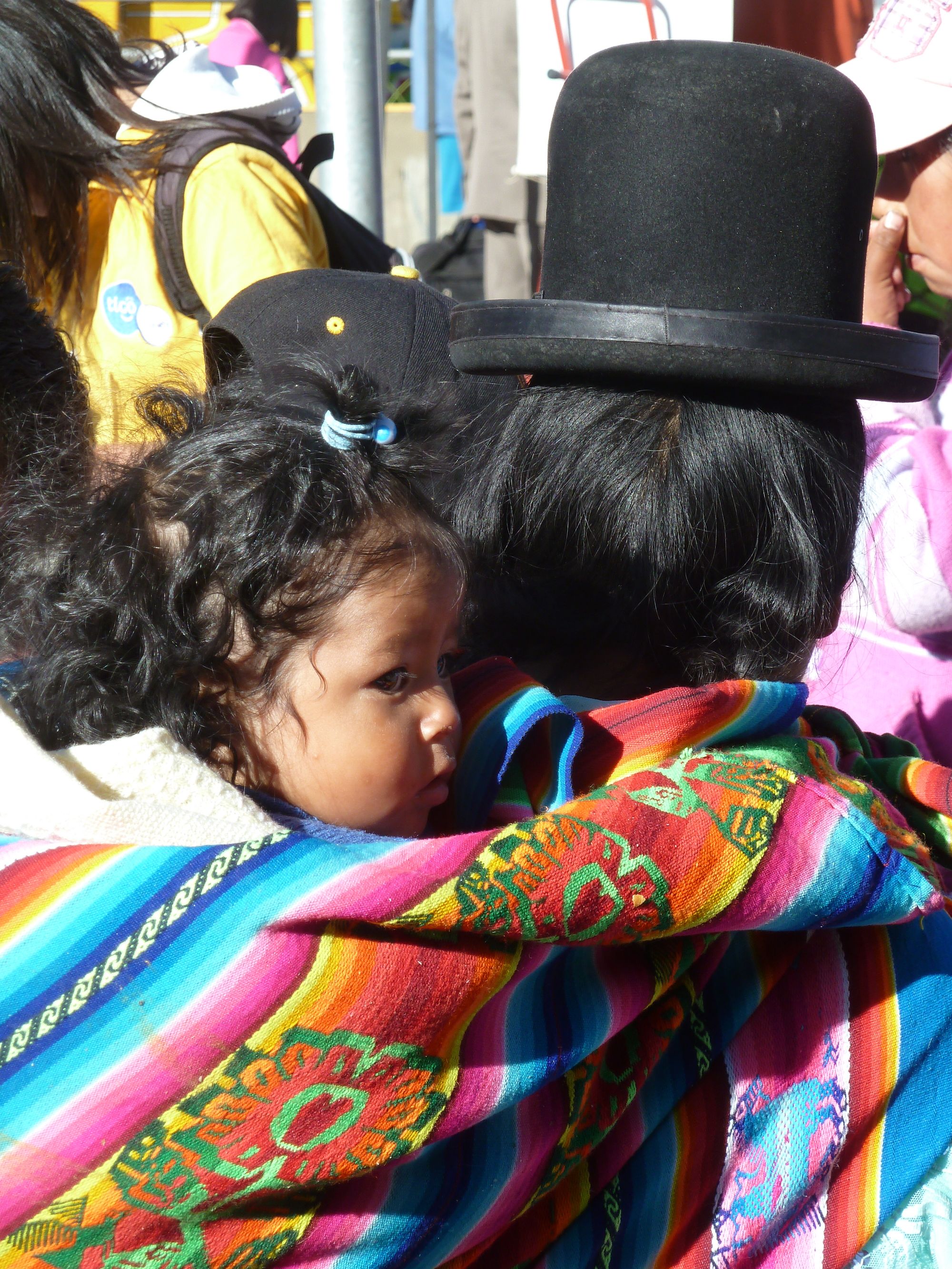 Cholita, jeune femme bolivienne d'origine autochtone