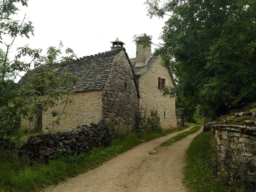 Maisons rencontrées durant notre Pèlerinage Hero Corp