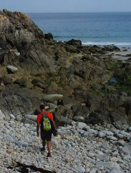 Randonnée dans les galets de la Bretagne