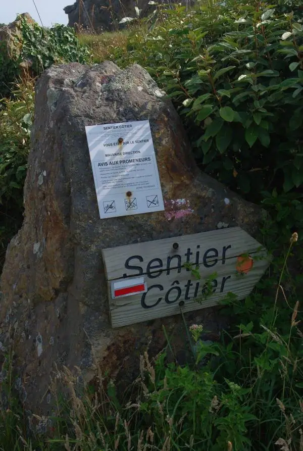 Avis aux promeneurs ! Sentier côtier de Bretagne