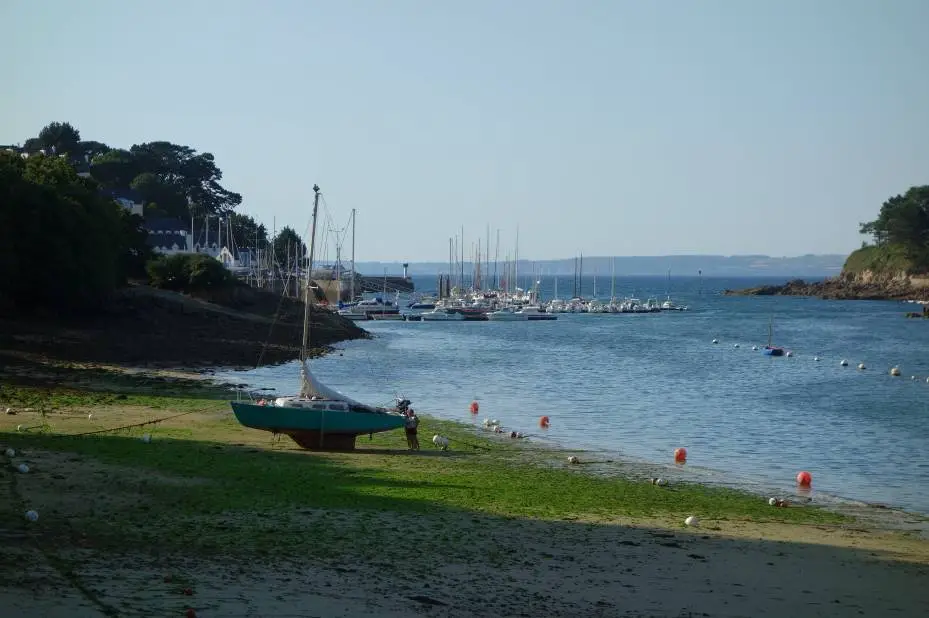 Mer ou océan ? Dans le sud de la France, on parle de « la mer » quand il s’agit de la Méditerranée, et de « l’océan » quand il s’agit de l’Atlantique... Ici en Bretagne, on parle uniquement de la mer, d’ailleurs on ne dit pas « prendre l’océan ».