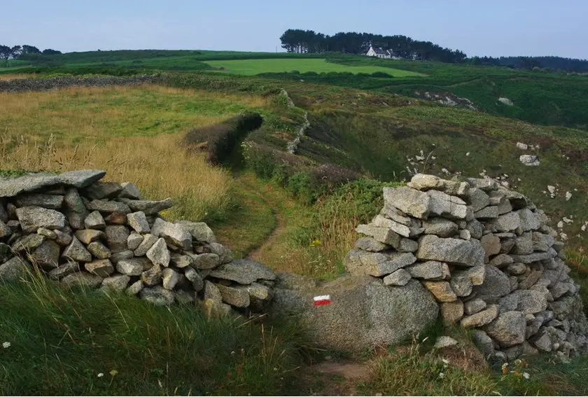 Chemin de randonnée sur le sentier des douaniers