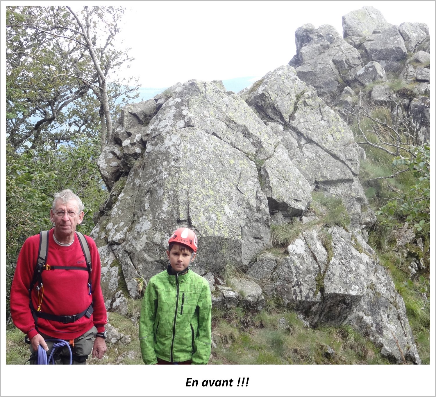 Photo de famille avant d'entamer la montée de l'arête des Spitzkoepfe dans les Vosges
