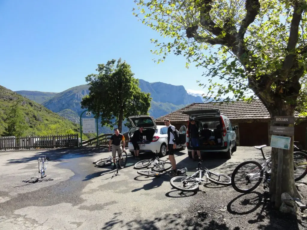 Préparatif des vélo avant 2 jours de rando à VTT