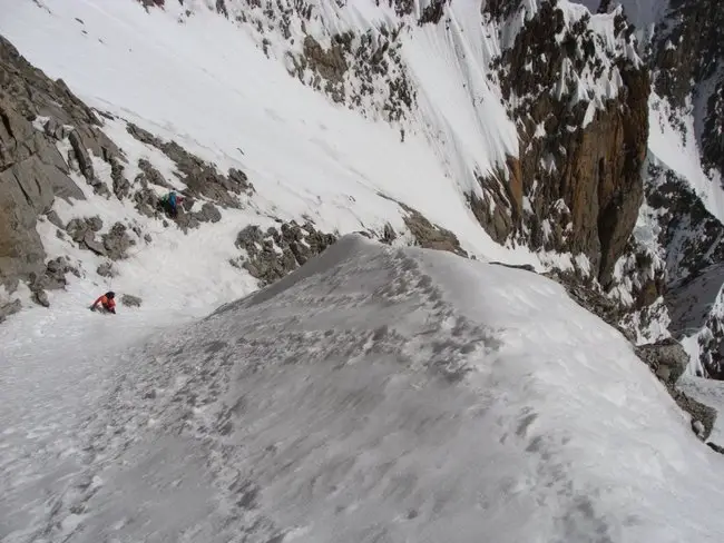La cordée Slovène après leur erreur d’itinéraire dans l’innominata au Mont-Blanc La cordée Slovène après leur erreur d’itinéraire dans l’innominata au Mont-Blanc