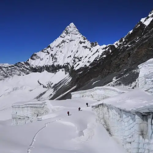 Mission scientifique vers le col de amphulapcha au Népal lors de l