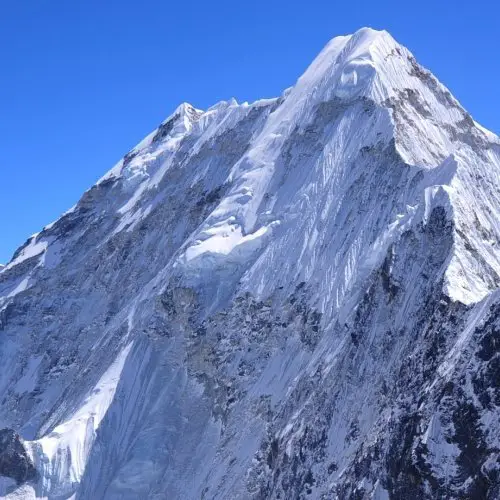 Montagne népalaise proche du col amphulapcha lors de l