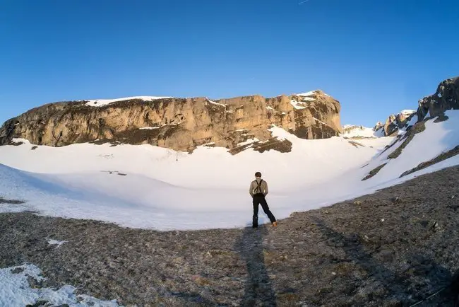 Replat défendant l’entrée du vallon. On devine le Petit Ferrand tout au fond