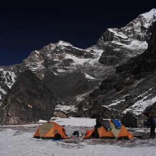 Camp sur le trek du barumhse pour atteindre le col de l