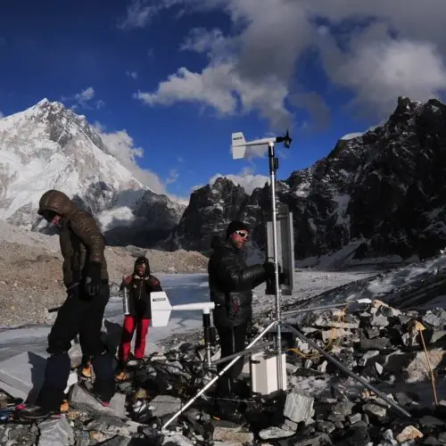 Station meteo changhri au Nepal durant l