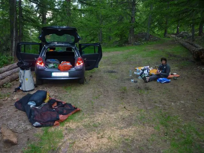 Un camp de base tout à fait recommandable durant le circuit d'escalade au Tour Termier