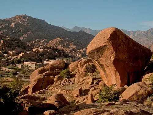 site de bloc d'escalade de tafraout au Maroc