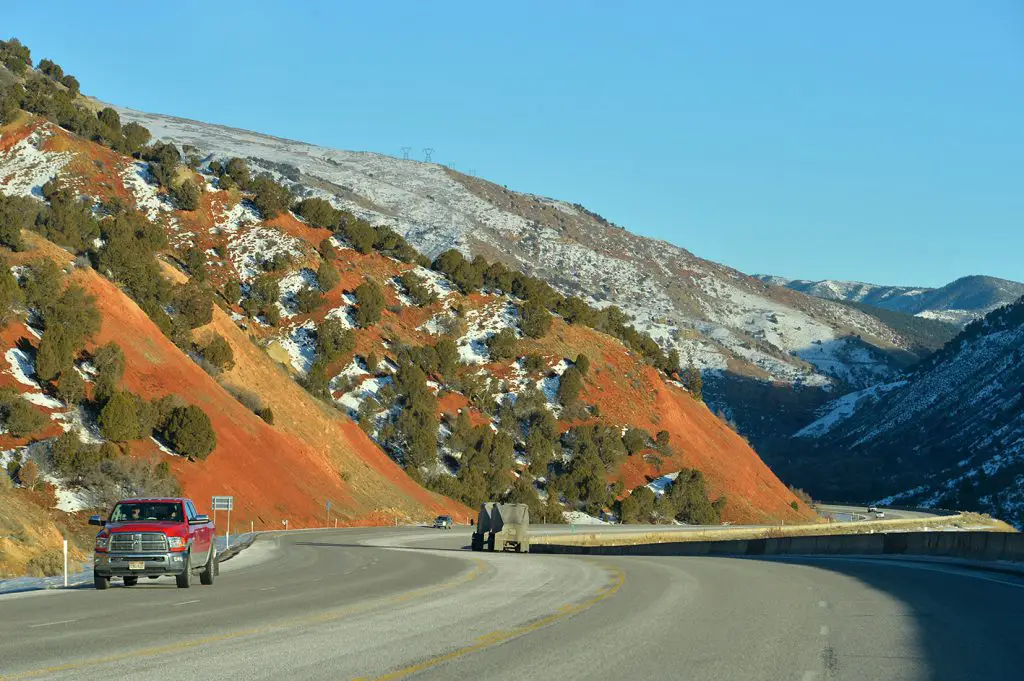 Coline orange sur la route de notre voyage aux Etats-Unis