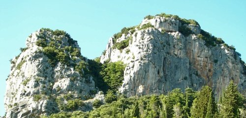 Falaise d'escalade du Thaurac dans l'Hérault