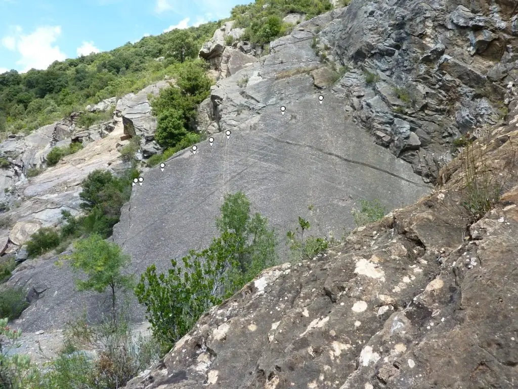 Grimpe dans l'Hérault : Site d'escalade de Roquebrun
