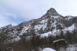 Cascade de glace "Tête de Gramusat" dans la vallée de Freissinières