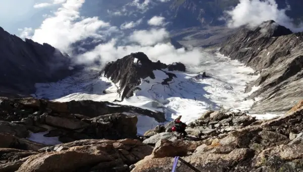 Entre ciel et terre durant notre séjour Alpinisme à l'envers du Mont-Blanc
