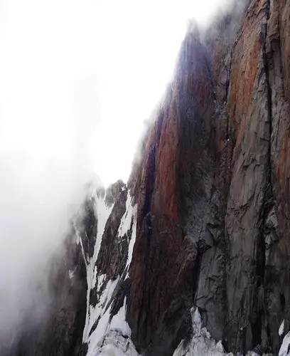 Le pillier rouge lors de notre séjour Alpinisme à l'envers du Mont-Blanc