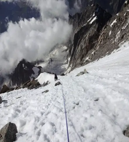 Une pente très pentu lors du séjour Alpinisme à l'envers du Mont-Blanc