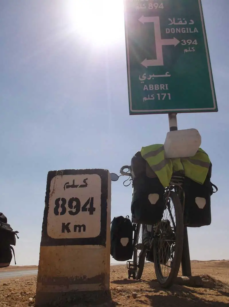 Entrée dans le désert du Soudan en vélo