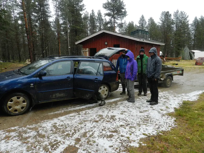 On embarque à 6 dans sa voiture 5places… trek en Laponie