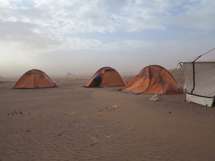 Tempête de sable dans le désert marocain
