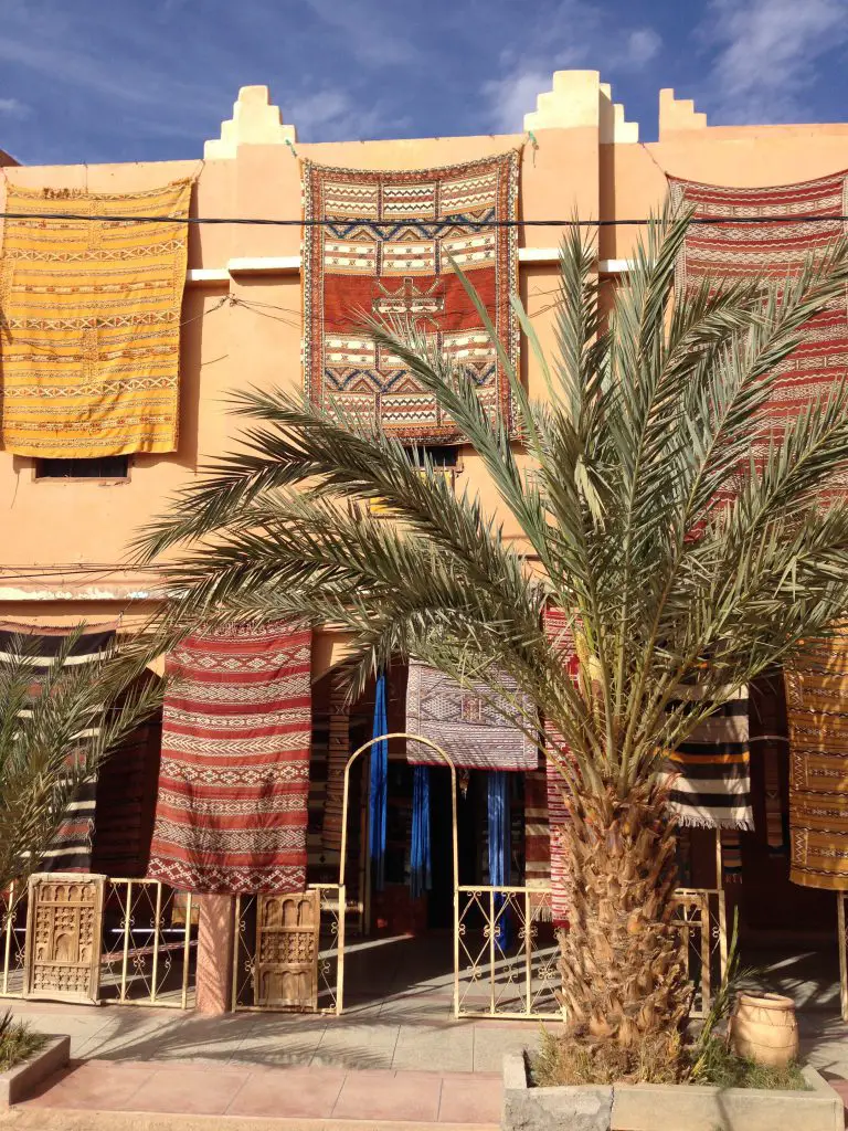 Boutique artisanale marocaine tapis et cheche