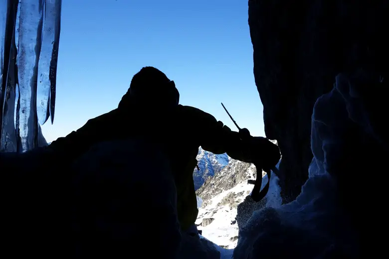 Le Yéti sort de sa grotte