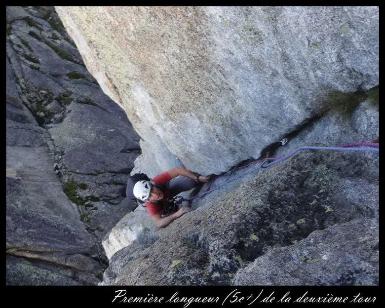Sur la 1er longueur en 5c+ de la 2ème tour du salbitschijen Sur la 1er longueur en 5c+ de la 2ème tour du salbitschijen
