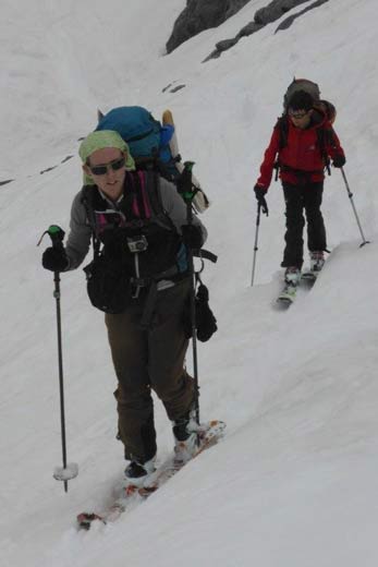 Monter en ski de randonnée à la cabane de l'A Neuve