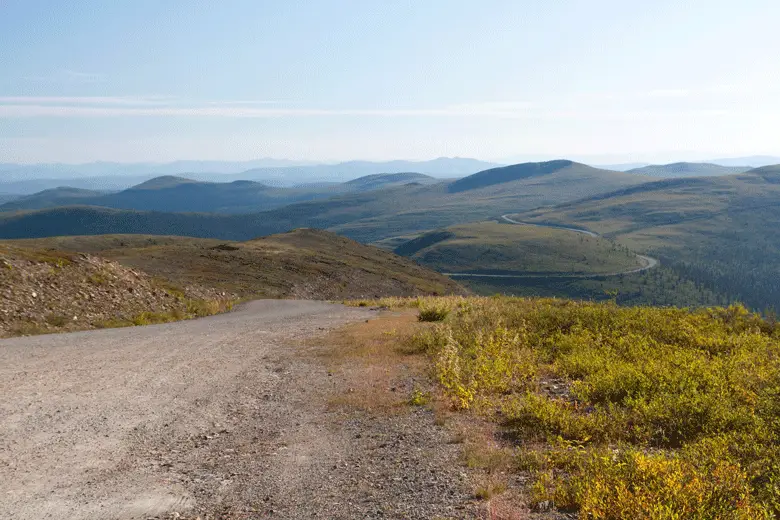 Sur la Top of the World Highway durant notre trekking en alaska