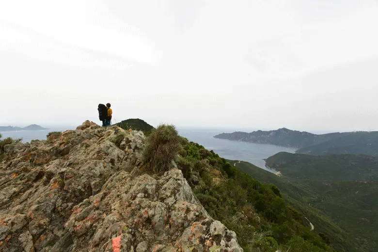 antoinemc_rando_corse-43-sous-le-capu-di-curzu-vue-sur-la-scandola