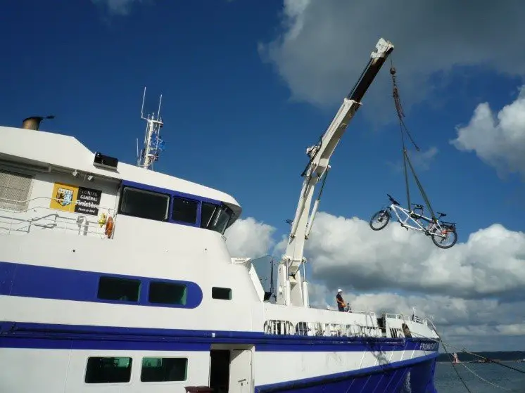 Notre vélo tandem achève son excursion à Ouessant à notre image... comme sur un petit nuage !