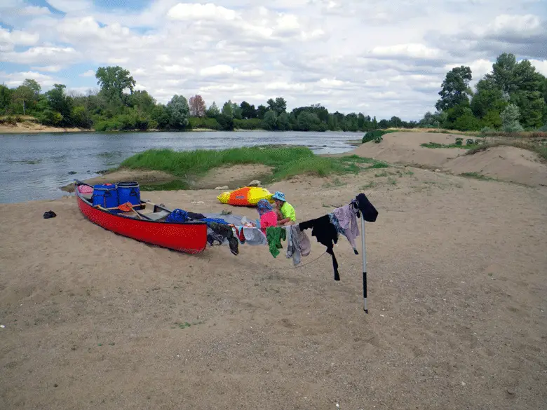 Bivouac sur une île déserte