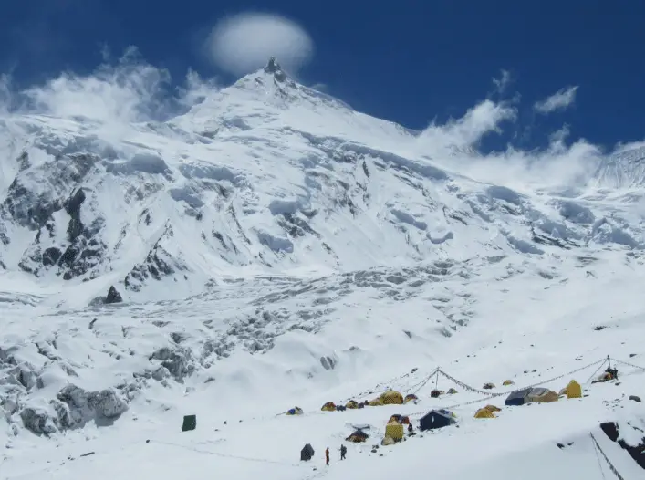 13 : Le camp de base au pied du Manaslu