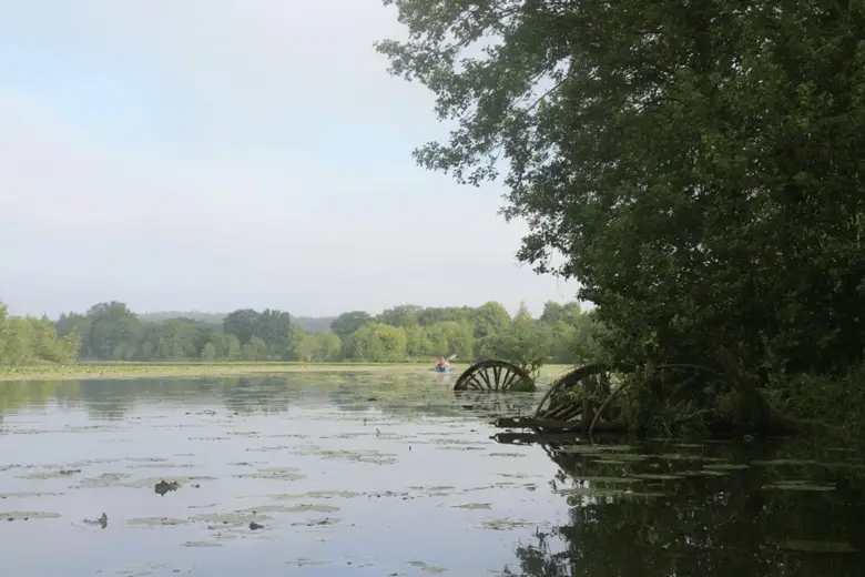 l’etang de la hunaudiere sur la descente en kayak de la chère