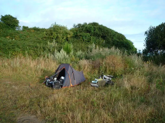 Camping sauvage durant notre trip vélo tandem en bretagne