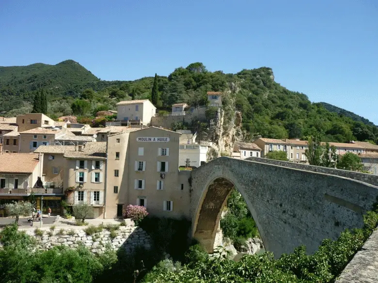 Figure 9 - Le Pont roman à Nyons