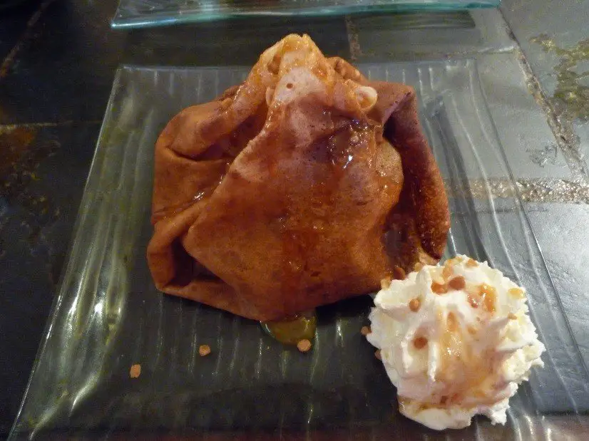 Palme d'or de la crêpe Bretonne pour cette pomme au four en aumônière