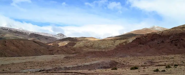 Paysage de l'Atlas enneigé depuis Telouet au Maroc