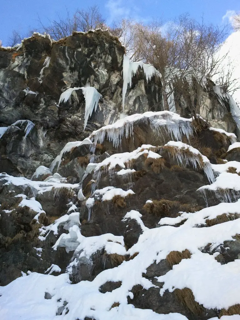 Cascade de glace d'alpinisme