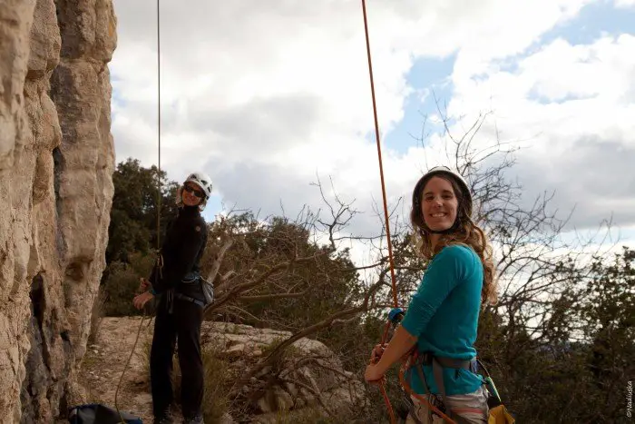 On escalade entre filles toujours avec le sourire 