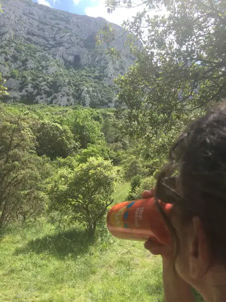 Rafraichissement avant de terminer notre tour du Pic Saint Loup