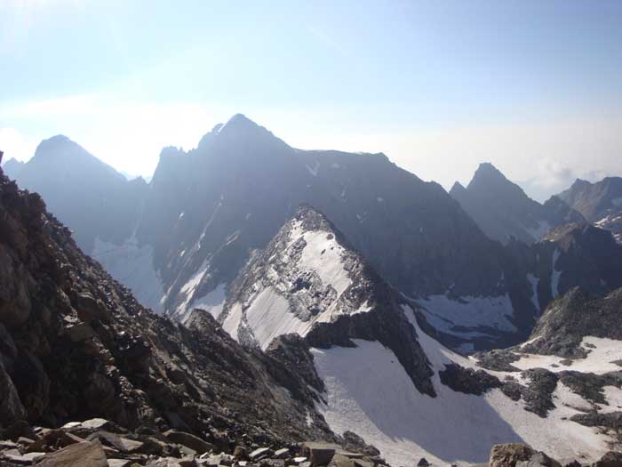 Montée dans le pierrier