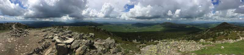 Panorama pris du Mont Mezenc coté Ardèche